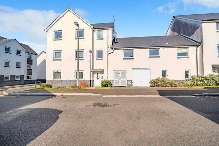 2 Bedroom Flat For Sale In Naiad Road, Pentrechwyth, Swansea, SA1
