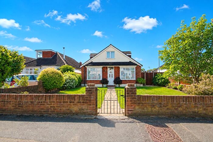 5 Bedroom Property For Sale In Feltham Road, Ashford, TW15