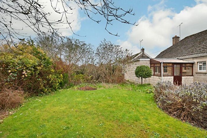2 Bedroom Detached Bungalow For Sale In Little Horcott Lane, Fairford, GL7