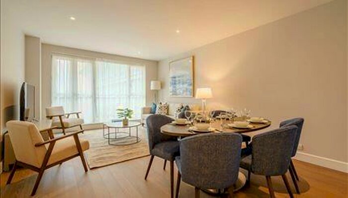 2 Bedroom Apartment To Rent In Circus Apartments, London, E14