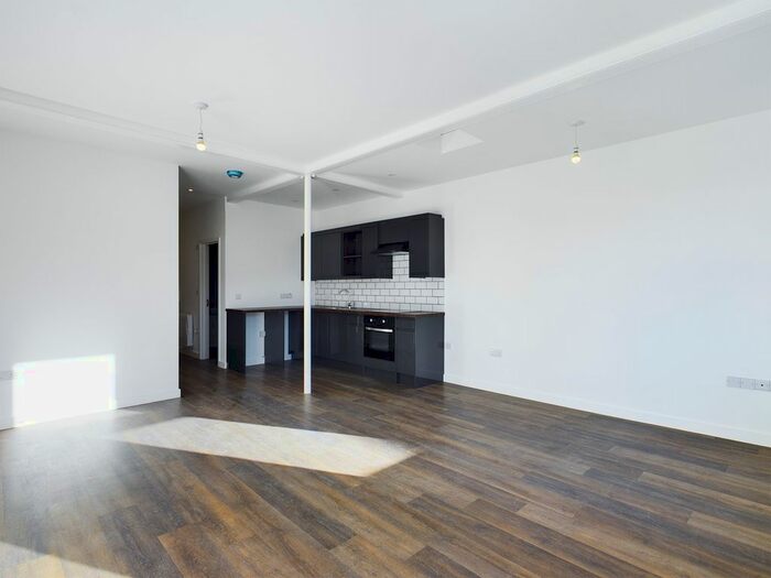 1 Bedroom Flat To Rent In High Street, Cheltenham, Gloucestershire, GL50