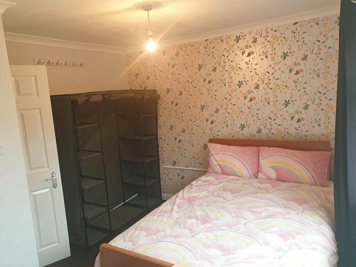 2 Bedroom Bungalow To Rent In Bradiford, EX31
