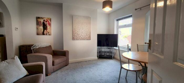 1 Bedroom Flat To Rent In Well Street, Newcastle Under Lyme, ST5