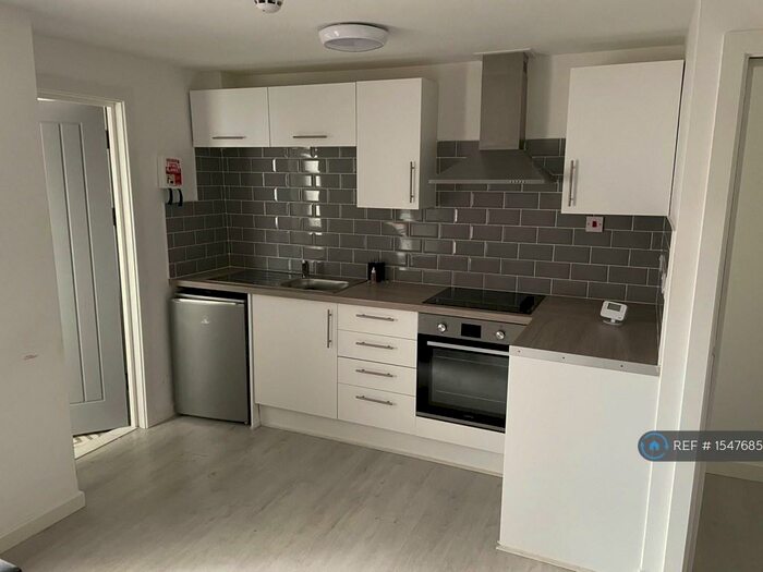 1 Bedroom Flat To Rent In Carlton Terrace, Swansea, SA1