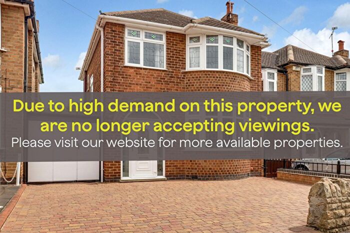 3 Bedroom Detached House For Sale In Trentham Gardens, Nottingham, NG8