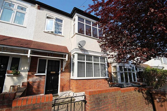 1 Bedroom Flat To Rent In Woodstock Road, London, E17