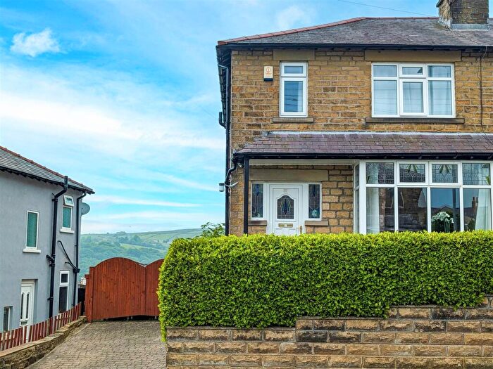 3 Bedroom Semi-Detached House For Sale In Exley Mount, Keighley, BD21