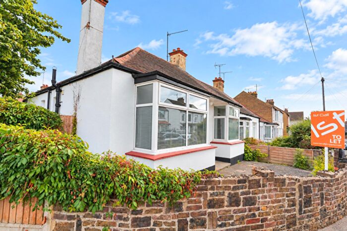 3 Bedroom Semi-Detached Bungalow To Rent In Lonsdale Road, Southend On Sea, SS2