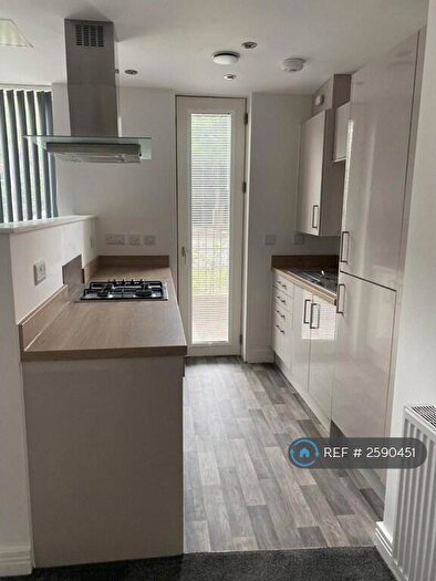 2 Bedroom Flat To Rent In Halesby Court, Halesowen, B63