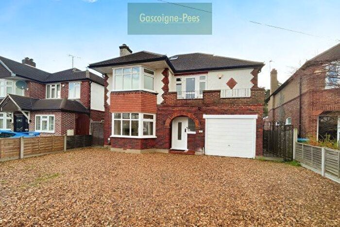 4 Bedroom Detached House To Rent In Medina Avenue, Esher, KT10