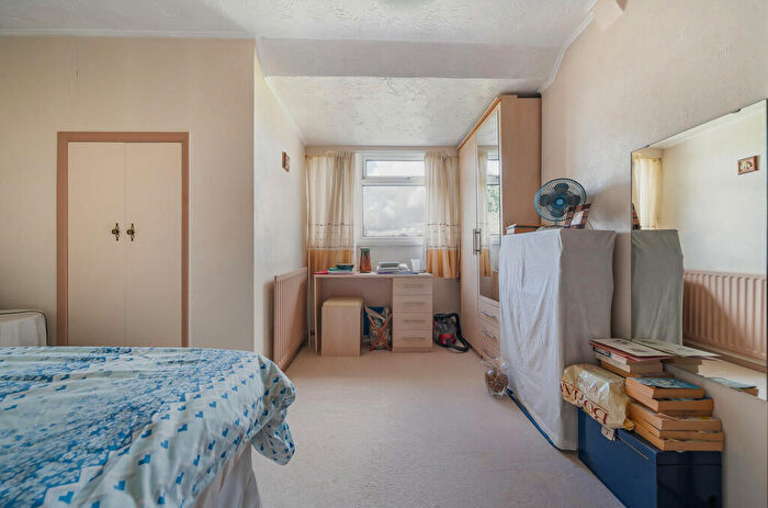 3 Bedroom Detached House For Sale In Sundon Road, Houghton Regis, Dunstable, LU5