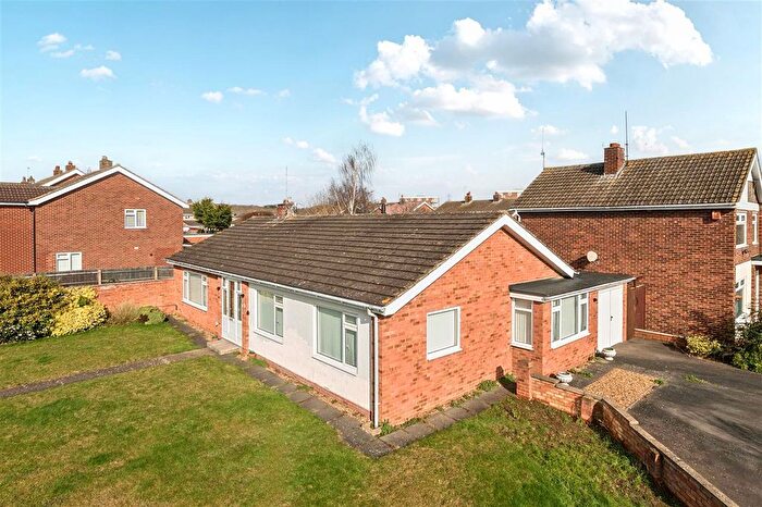 3 Bedroom Bungalow For Sale In Conway Crescent, Bedford, MK41