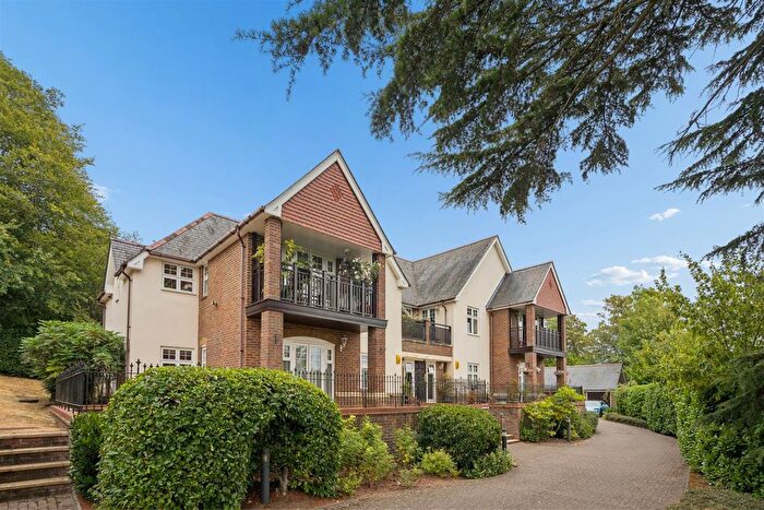 2 Bedroom Flat For Sale In Station Approach, Chorleywood, Rickmansworth, WD3