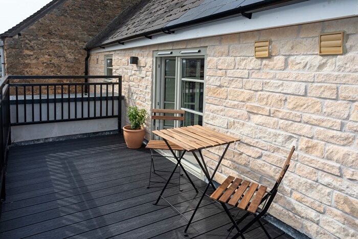 1 Bedroom Studio To Rent In High Street, Chipping Norton, OX7