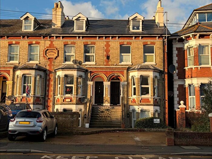 1 Bedroom Flat To Rent In Folkestone Road, Dover, CT17