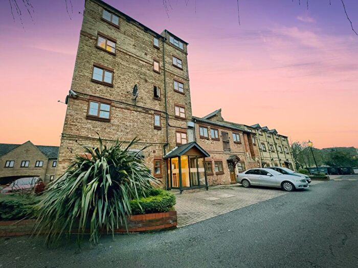 1 Bedroom Flat For Sale In Great Whyte, Ramsey, PE26