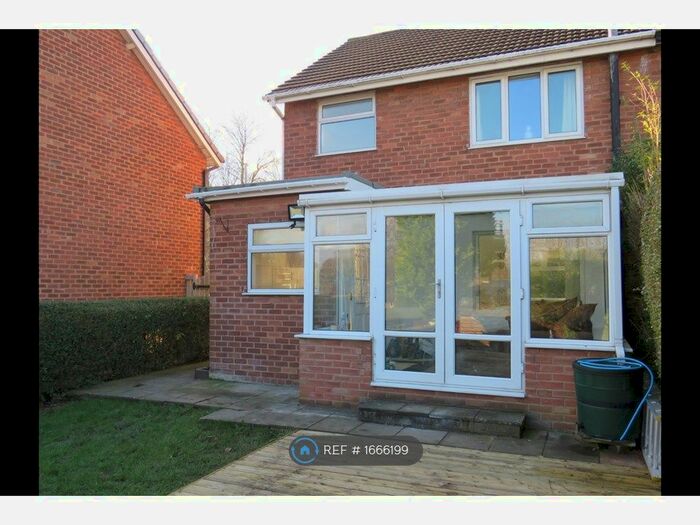 2 Bedroom Semi-Detached House To Rent In Cuttholme Road, Chesterfield, S40