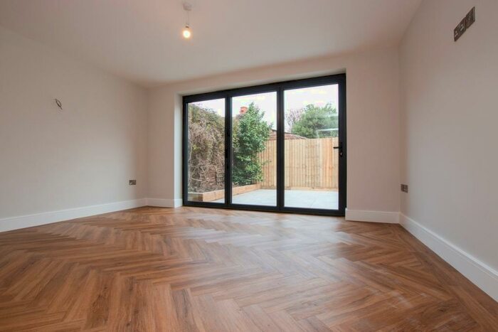 2 Bedroom Detached House For Sale In Hoscote Park, CH48