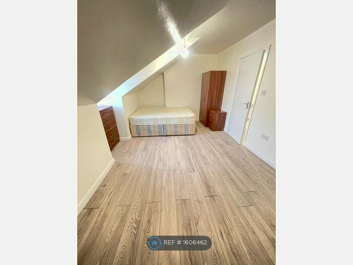 1 Bedroom Flat To Rent In Narborough Road, Leiceseter, LE3