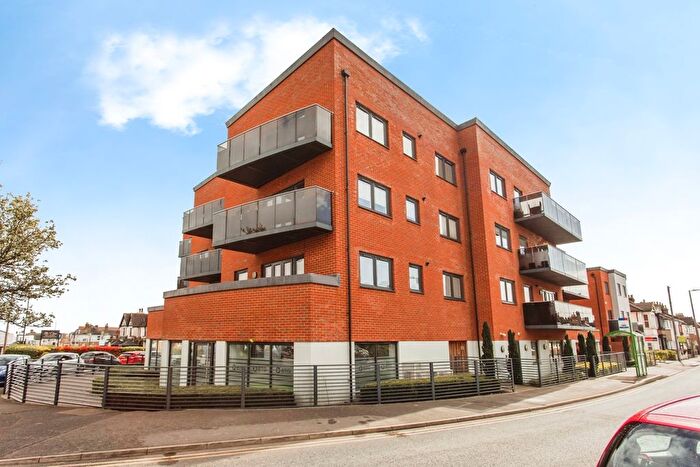 2 Bedroom Flat For Sale In Cranleigh Drive, Leigh-On-Sea, Essex, SS9