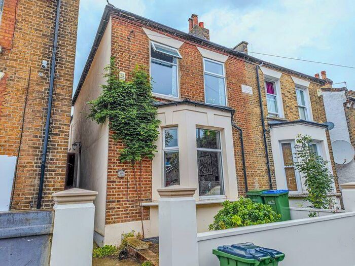 3 Bedroom Terraced House To Rent In Whitworth Road, Plumstead, London, SE18