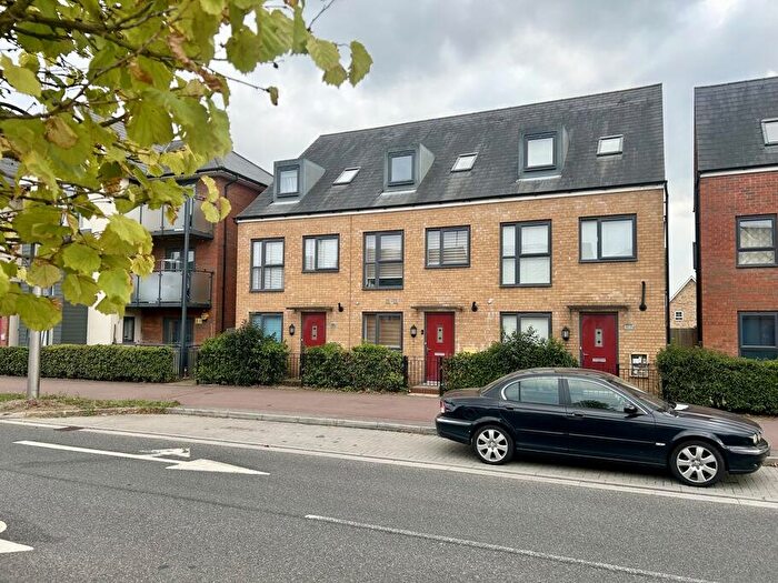 4 Bedroom Town House To Rent In Countess Way, Brooklands, MK10