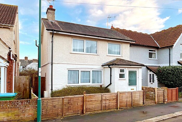 3 Bedroom Detached House For Sale In Gordon Avenue, Bognor Regis, PO22
