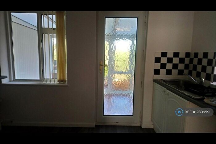 2 Bedroom End Of Terrace House To Rent In Hawthorn Road, Kent, ME2