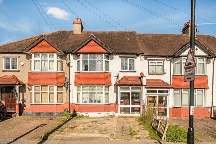 4 Bedroom Property For Sale In Green Lane, London, SW16