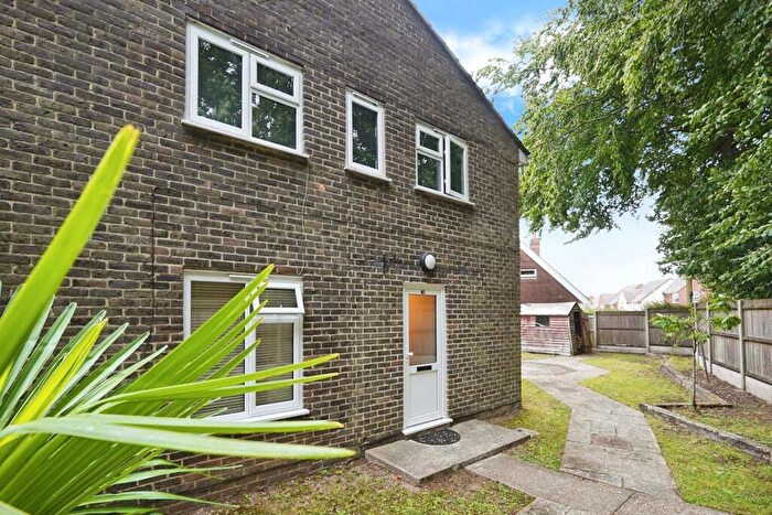 2 Bedroom End Of Terrace House For Sale In Guilford Avenue, Whitfield, Dover, Kent, CT16