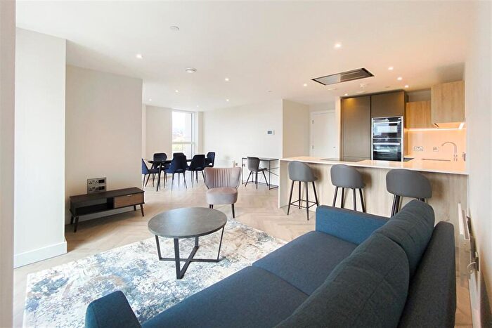 2 Bedroom Apartment To Rent In Castle Wharf, M15