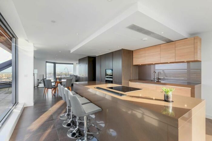 3 Bedroom Flat To Rent In Chronicle Tower, City Road, EC1V