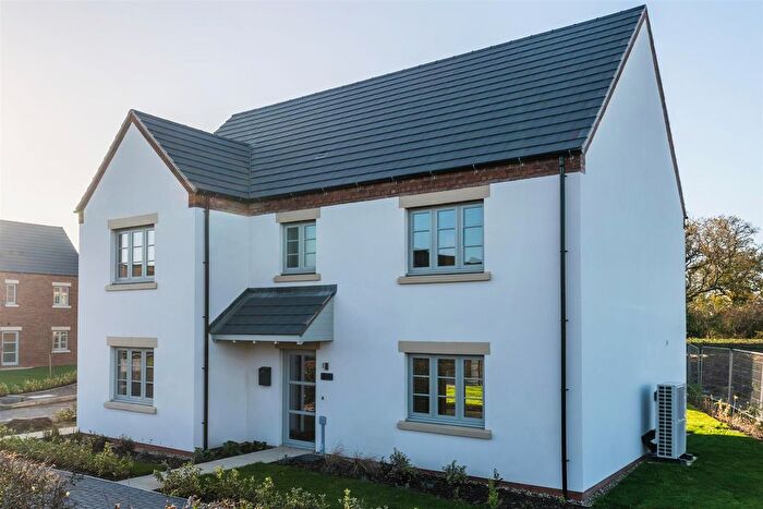 4 Bedroom Detached House For Sale In Brook Lane, Wessington, DE55