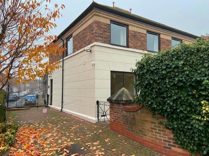 2 Bedroom Semi-Detached House To Rent In Clementhorpe, York, YO23