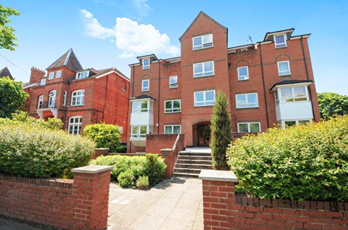 2 Bedroom Flat To Rent In Osborne Road, Windsor, SL4