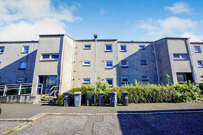 2 Bedroom Flat To Rent In Spruce Road, Abronhill, Cumbernauld, North Lanarkshire, G67