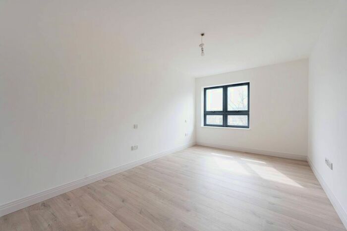 1 Bedroom Flat To Rent In More Close, Croydon, Purley, CR8