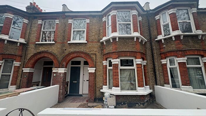 3 Bedroom Flat To Rent In Claude Road, London, E13