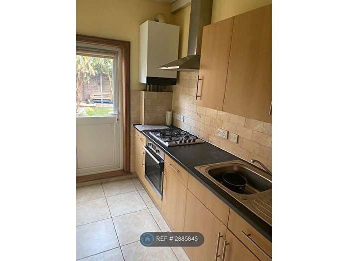 2 Bedroom Flat To Rent In Downhills Park Road, London, N17