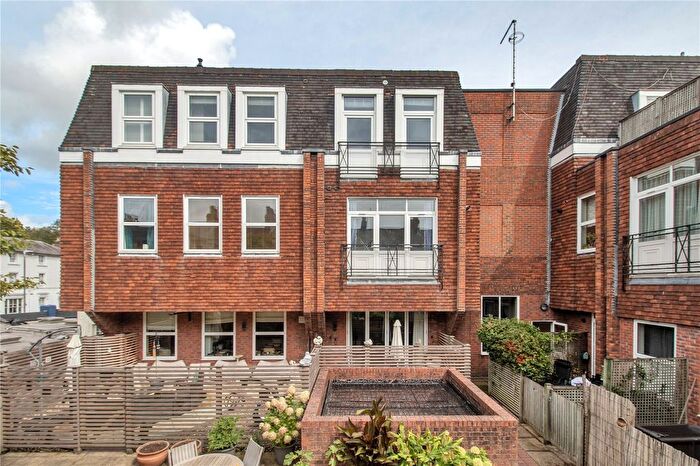 2 Bedroom Flat For Sale In Mount Sion, Tunbridge Wells, Kent, TN1