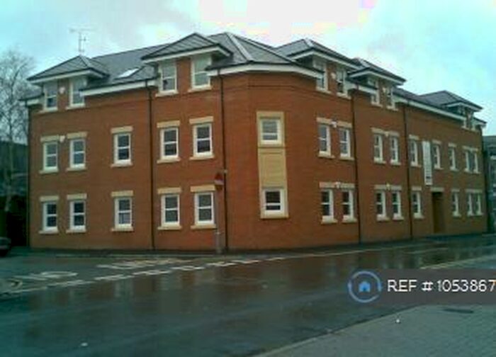 2 Bedroom Flat To Rent In Reynold Street, Hyde, SK14