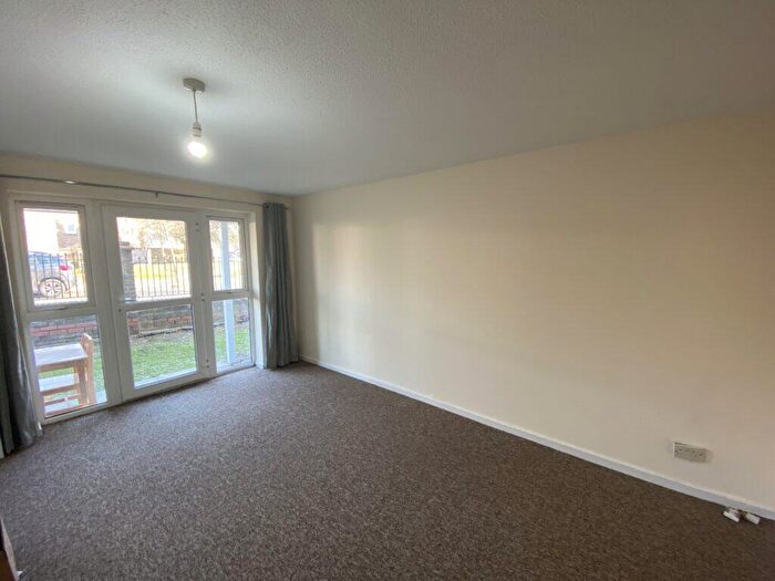 1 Bedroom Flat To Rent In Bedroom Flat – Crosskeys Close, Edmonton, N9