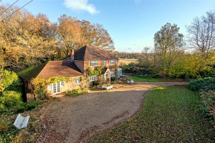 4 Bedroom Detached House For Sale In Redwood Lane, Medstead, Alton, Hampshire GU34