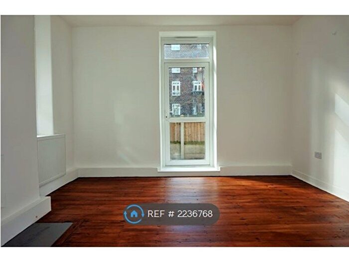3 Bedroom Flat To Rent In Homerton Road, London, E9