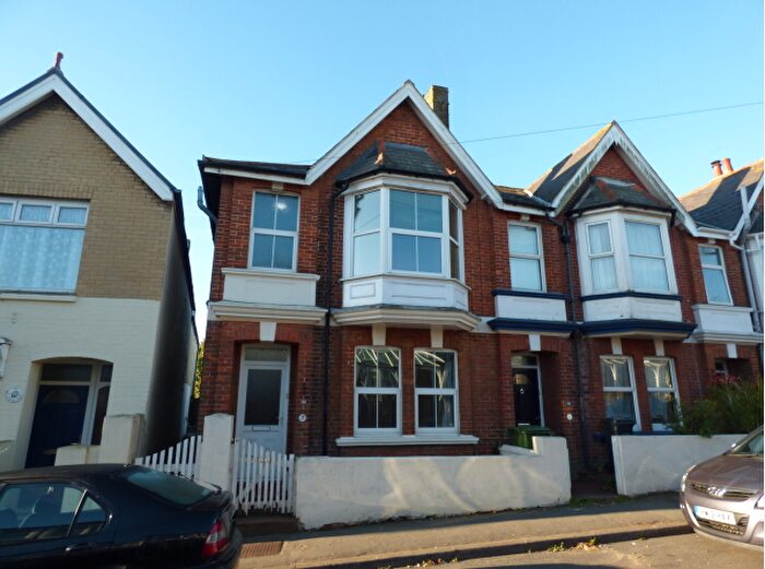 3 Bedroom Semi-Detached House To Rent In Station Avenue, Sandown, PO36