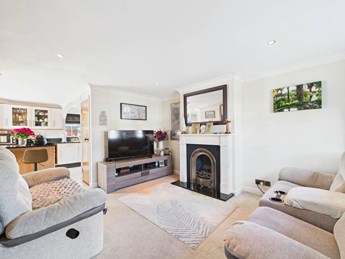 3 Bedroom End Of Terrace House For Sale In Mountsfield Close, Staines-Upon-Thames, Surrey, TW19