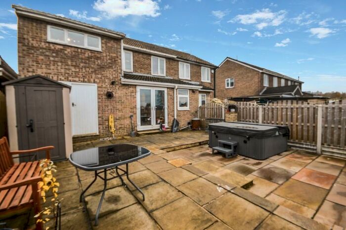 4 Bedroom Semi-Detached House To Rent In Green Acres Close, Emley, Huddersfield, HD8