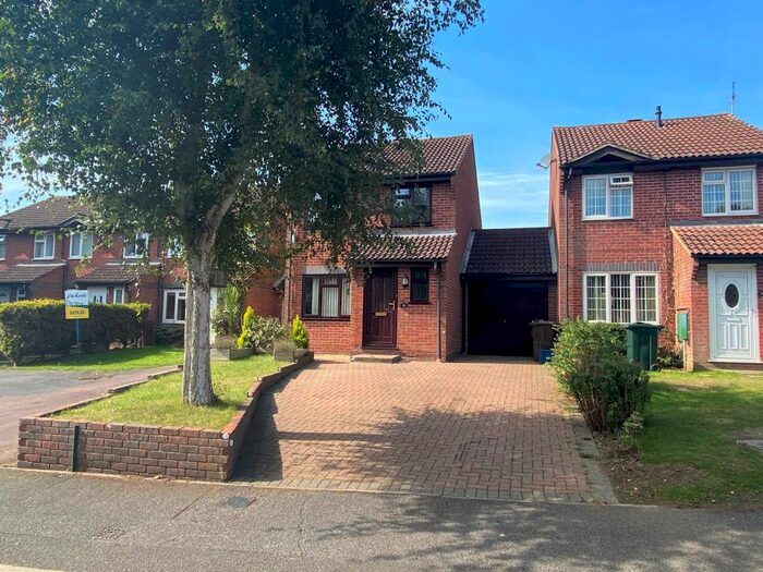 3 Bedroom Detached House To Rent In Drake Road, Willesborough, TN24