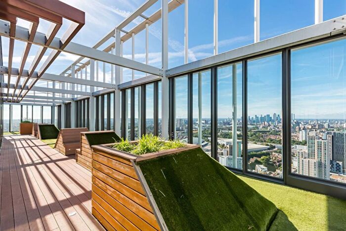 2 Bedroom Flat To Rent In Azure Building, Stratford, London, E15