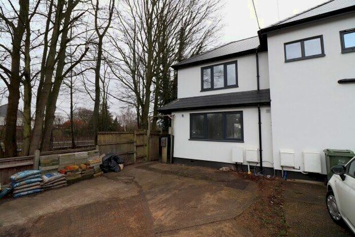 2 Bedroom Property To Rent In School Road, Billericay, CM12